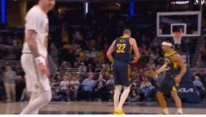 bwin必赢亚洲最新地址-太猛了！赫夫连中两记三分球 步行者8-0打停凯尔特人